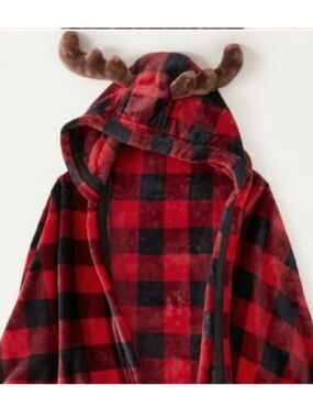 Abercrombie hooded blanket